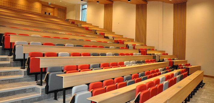 Tiered seating to main lecture theatre